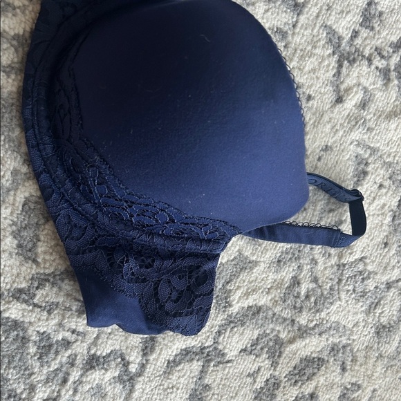 Victoria's Secret Navy Lace Bra - Picture 5 of 10